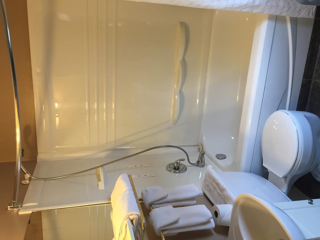 King'S Hotel & Motel By Elevate Rooms Shaunavon Εξωτερικό φωτογραφία