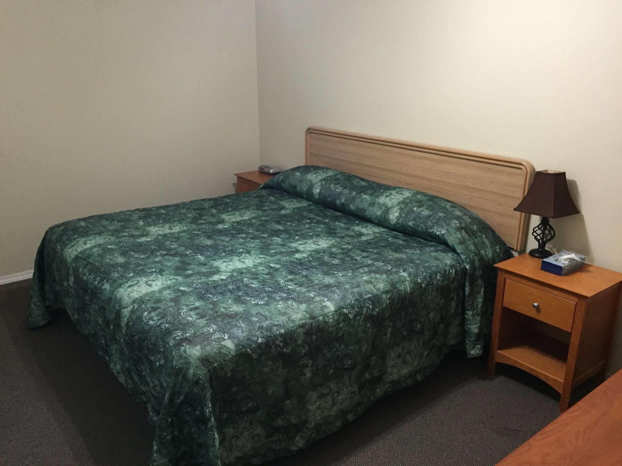 King'S Hotel & Motel By Elevate Rooms Shaunavon Εξωτερικό φωτογραφία